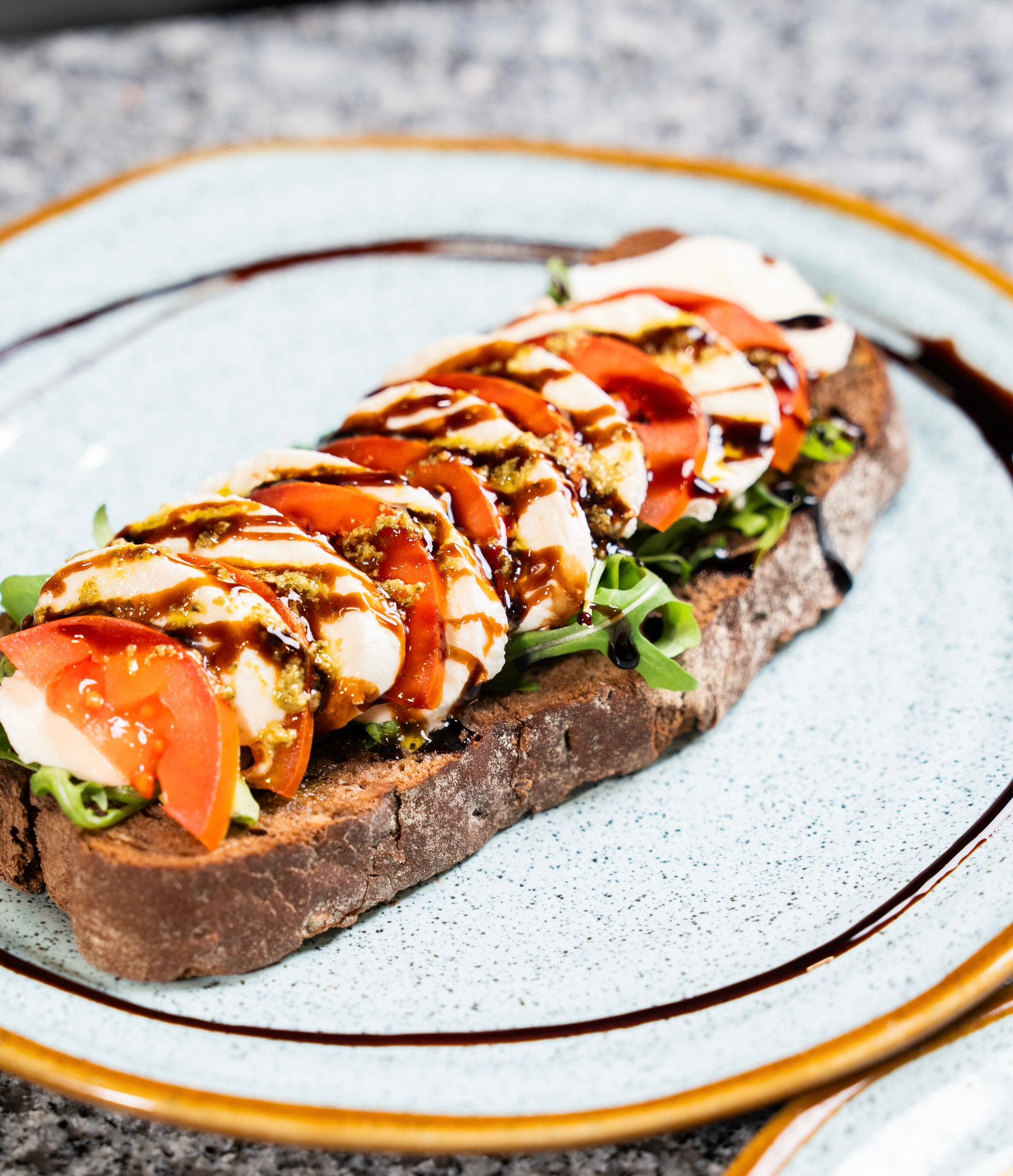 Toast caprese